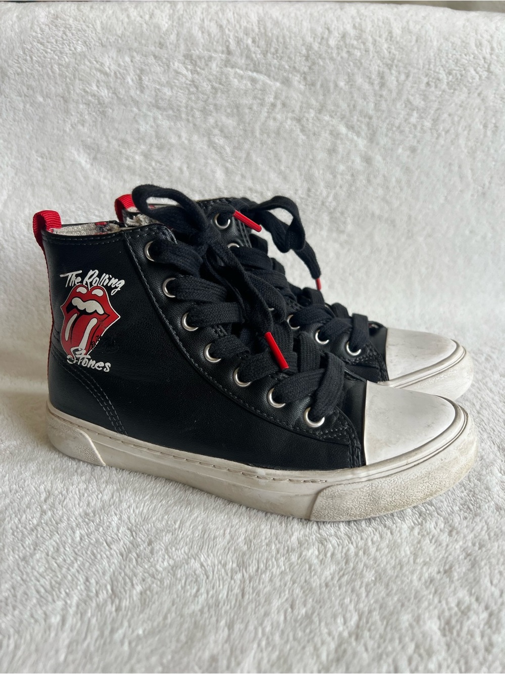 The Rolling Stones Black & Red Kids High-Top Sneakers